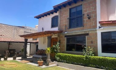 Terreno 1800 metros con casita construida de 400 m con arboles frutales en blvd aeropuerto