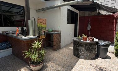 Terreno 1800 metros con casita construida de 400 m con arboles frutales en blvd aeropuerto