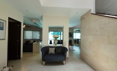 Moderna residencia en venta en Residencial Villa magna Cancun