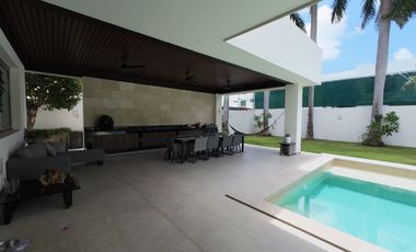 Moderna residencia en venta en Residencial Villa magna Cancun