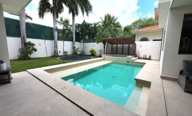 Moderna residencia en venta en Residencial Villa magna Cancun