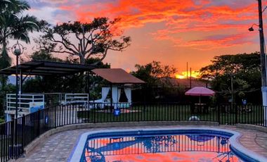 Venta de Espectacular Finca Hotel en Quimbaya Quindío