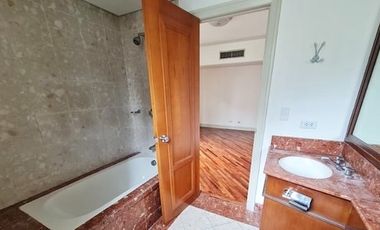 FOR LEASE: 2BR SEMI-FURNISHED AMORSOLO EAST ROCKWELL