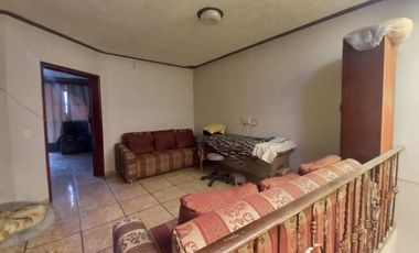 CASA EN VENTA CERCA AV TONALTECAS Y AV JUAREZ.