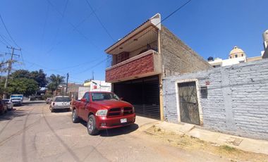 CASA EN VENTA CERCA AV TONALTECAS Y AV JUAREZ.