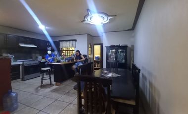 CASA EN VENTA CERCA AV TONALTECAS Y AV JUAREZ.