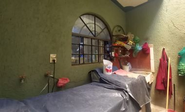 CASA EN VENTA CERCA AV TONALTECAS Y AV JUAREZ.