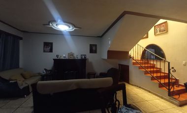 CASA EN VENTA CERCA AV TONALTECAS Y AV JUAREZ.