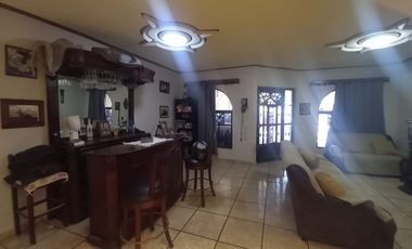 CASA EN VENTA CERCA AV TONALTECAS Y AV JUAREZ.
