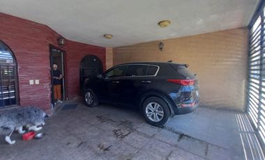 CASA EN VENTA CERCA AV TONALTECAS Y AV JUAREZ.