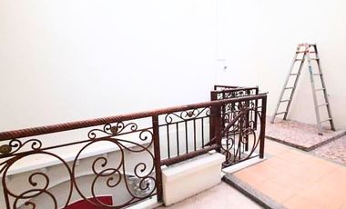 Rumah di Jual di Tenggilis Siap Huni Baru Renovasi Dekat Raya Jemursari