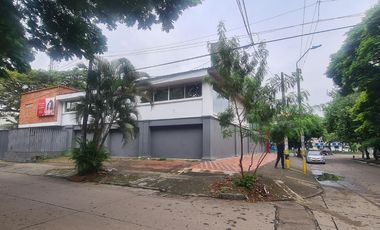 LOCAL COMERCIAL ARRIENDO AREA 1023 M2 PRADOS DEL NORTE CALI VALLE DEL CAUCA