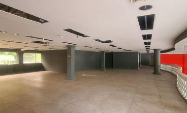 LOCAL COMERCIAL ARRIENDO AREA 1023 M2 PRADOS DEL NORTE CALI VALLE DEL CAUCA