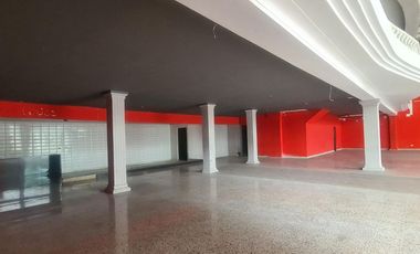 LOCAL COMERCIAL ARRIENDO AREA 1023 M2 PRADOS DEL NORTE CALI VALLE DEL CAUCA