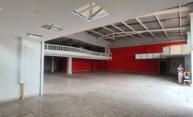 LOCAL COMERCIAL ARRIENDO AREA 1023 M2 PRADOS DEL NORTE CALI VALLE DEL CAUCA