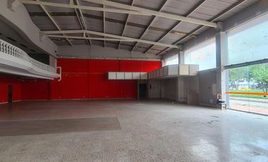 LOCAL COMERCIAL ARRIENDO AREA 1023 M2 PRADOS DEL NORTE CALI VALLE DEL CAUCA