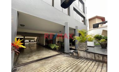 Alquilo Práctico Y Acogedor Departamento Frente A Parque En 1Er Piso De 1 Dorm. - Surco Zona Segura Y Residencial