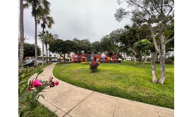 Alquilo Práctico Y Acogedor Departamento Frente A Parque En 1Er Piso De 1 Dorm. - Surco Zona Segura Y Residencial