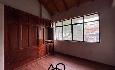 Casa comercial en venta en Av. Pío Jaramillo