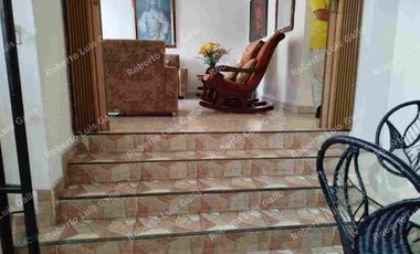 Vendo casa Grande 1er. piso con garaje en clinica del rosario