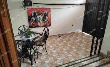 Vendo casa Grande 1er. piso con garaje en clinica del rosario