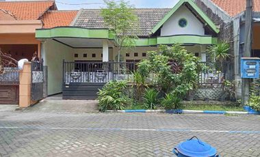 Jual Rumah
Perum Griya Samudra Asri
Taman Sidoarjo

Luas 108m2 ( 9x12 )
Full Bangunan
Kamar tidur 3
Kamar mandi 1
Air PDAM + Sumur
PLN 1300
Row jln 6m
Surat SHM

Harga 550 Juta
Cash / KPR

Minat
08123217----