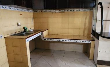 DISEWAKAN Rumah 1,5 Lt, Rapi, Strategis, Row 2 mbl, Kelapa Gading