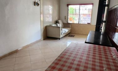 DISEWAKAN Rumah 1,5 Lt, Rapi, Strategis, Row 2 mbl, Kelapa Gading
