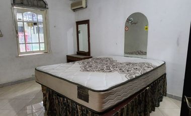DISEWAKAN Rumah 1,5 Lt, Rapi, Strategis, Row 2 mbl, Kelapa Gading