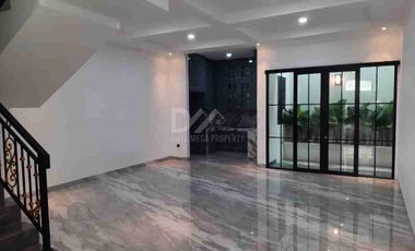 Dijual Rumah Baru American Classic 4 Kamar di Puri Bintaro Lokasi Strategis