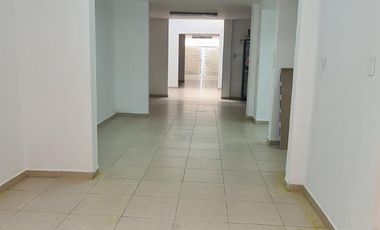 LOCAL COMERCIAL ARRIENDO  AREA 200 M2 COLSEGUROS VIA PRINCIPAL