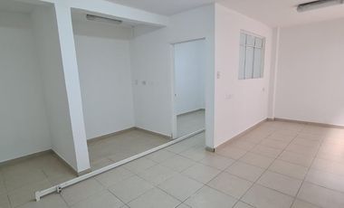 LOCAL COMERCIAL ARRIENDO  AREA 200 M2 COLSEGUROS VIA PRINCIPAL