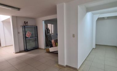 LOCAL COMERCIAL ARRIENDO  AREA 200 M2 COLSEGUROS VIA PRINCIPAL