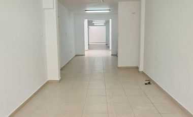 LOCAL COMERCIAL ARRIENDO  AREA 200 M2 COLSEGUROS VIA PRINCIPAL