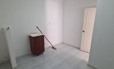 LOCAL COMERCIAL ARRIENDO  AREA 200 M2 COLSEGUROS VIA PRINCIPAL