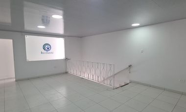 LOCAL COMERCIAL ARRIENDO  AREA 200 M2 COLSEGUROS VIA PRINCIPAL
