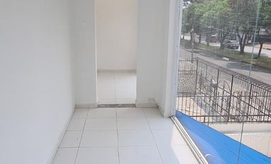 LOCAL COMERCIAL ARRIENDO  AREA 200 M2 COLSEGUROS VIA PRINCIPAL