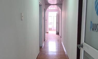 LOCAL COMERCIAL ARRIENDO  AREA 200 M2 COLSEGUROS VIA PRINCIPAL
