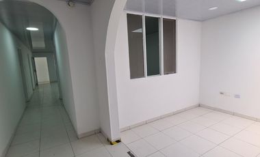 LOCAL COMERCIAL ARRIENDO  AREA 200 M2 COLSEGUROS VIA PRINCIPAL