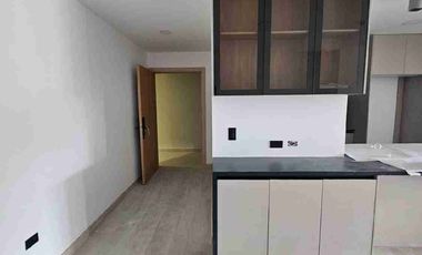 Departamento de lujo , por estrenar , tres habitaciones, dos parqueos, bodega.
