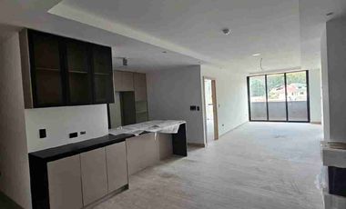 Departamento de lujo , por estrenar , tres habitaciones, dos parqueos, bodega.