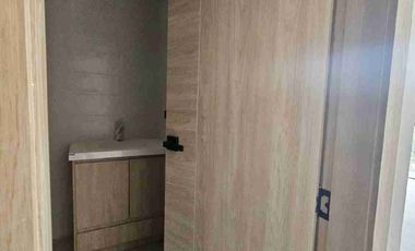 Departamento de lujo , por estrenar , tres habitaciones, dos parqueos, bodega.