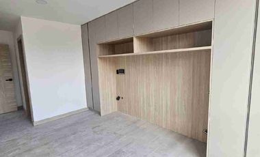 Departamento de lujo , por estrenar , tres habitaciones, dos parqueos, bodega.