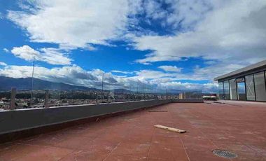Departamento de lujo , por estrenar , tres habitaciones, dos parqueos, bodega.