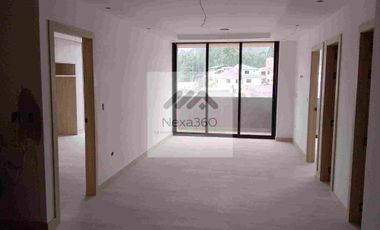 Departamento nuevo , tres habitaciones, dos parqueos , edificio de lujo.