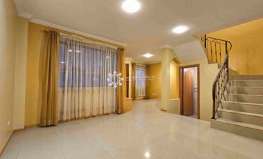 EN VENTA - Casa dentro de condominio, sector de Río Amarillo