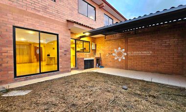 EN VENTA - Casa dentro de condominio, sector de Río Amarillo