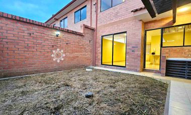 EN VENTA - Casa dentro de condominio, sector de Río Amarillo