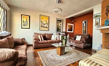 EN VENTA - CASA CON 4 DORMITORIOS Y ESTUDIO, EN EL BARRIO LAS PENCAS