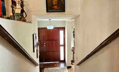 EN VENTA - CASA CON 4 DORMITORIOS Y ESTUDIO, EN EL BARRIO LAS PENCAS